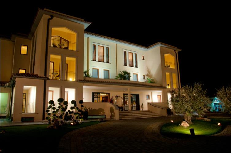 Cerchi servizio e ospitalità per il tuo soggiorno a Cosenza - Rende? Scegli il Best Western Premier Villa Fabiano Palace Hotel