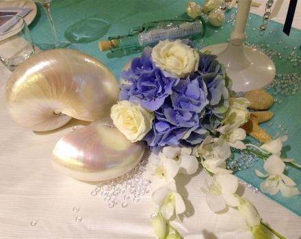 Matrimonio allestimenti tavolo con conchiglie- Best Western Premier Villa Fabiano Palace Hotel